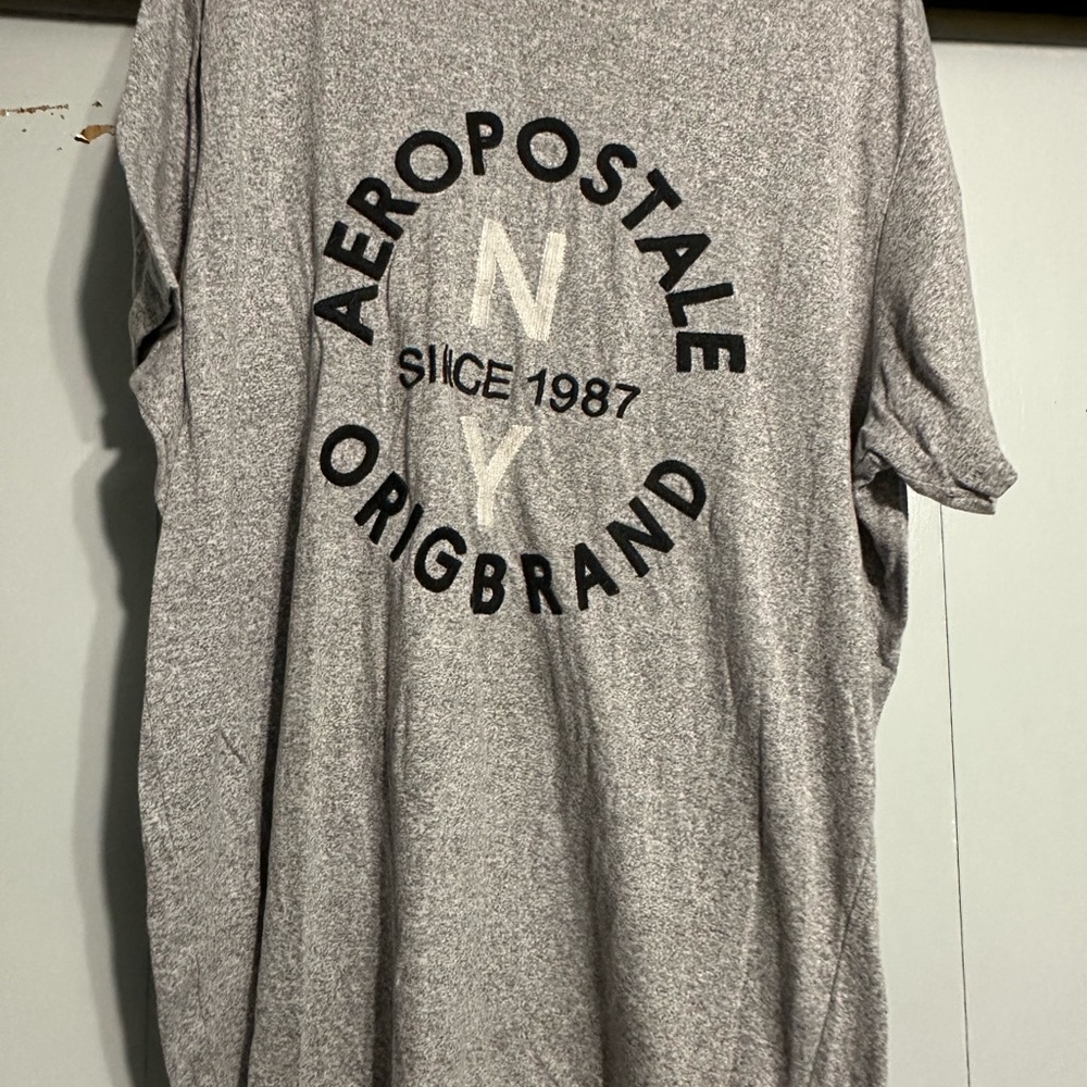 Aeropostale Gray Short Sleeve Tee